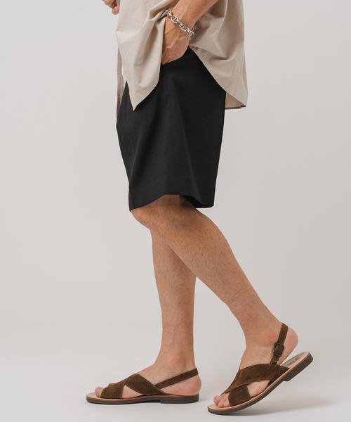 EDIFICE(エディフィス)の「シャンタン ベルテッド 2プリーツ ショーツ(その他パンツ・メンズ・ブラック/アイボリー/ブラウン・SMALL/MEDIUM/LARGE)」の8枚目の写真