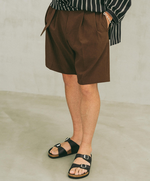 EDIFICE(エディフィス)の「シャンタン ベルテッド 2プリーツ ショーツ(その他パンツ・メンズ・ブラック/アイボリー/ブラウン・SMALL/MEDIUM/LARGE)」の17枚目の写真