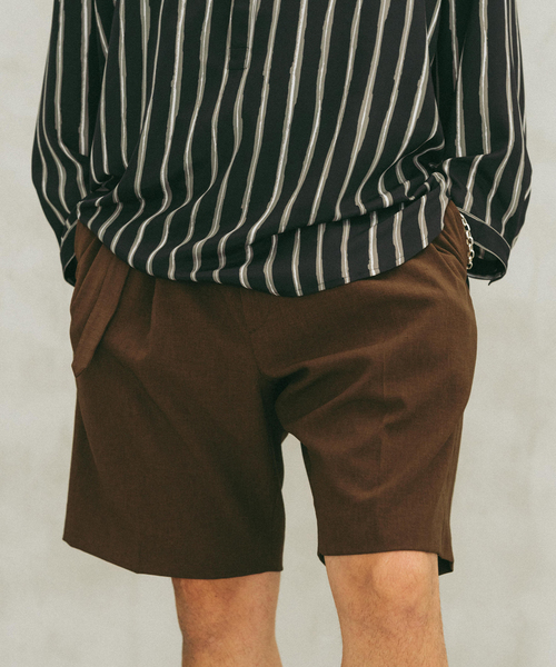 EDIFICE(エディフィス)の「シャンタン ベルテッド 2プリーツ ショーツ(その他パンツ・メンズ・ブラック/アイボリー/ブラウン・SMALL/MEDIUM/LARGE)」の18枚目の写真