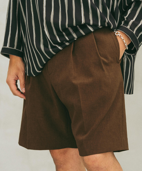 EDIFICE(エディフィス)の「シャンタン ベルテッド 2プリーツ ショーツ(その他パンツ・メンズ・ブラック/アイボリー/ブラウン・SMALL/MEDIUM/LARGE)」の20枚目の写真