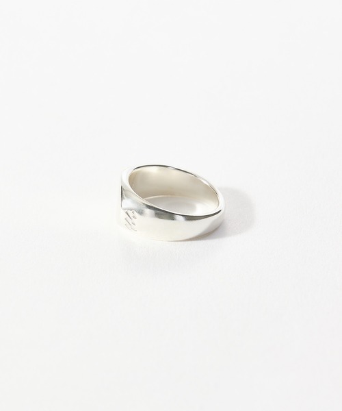 meltum(メルタム)の「SATIN SMALL SIGNET RING(リング・メンズ・シルバー・SMALL/MEDIUM/LARGE)」の2枚目の写真