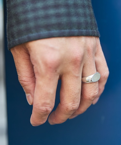 meltum(メルタム)の「SATIN SMALL SIGNET RING(リング・メンズ・シルバー・SMALL/MEDIUM/LARGE)」の15枚目の写真