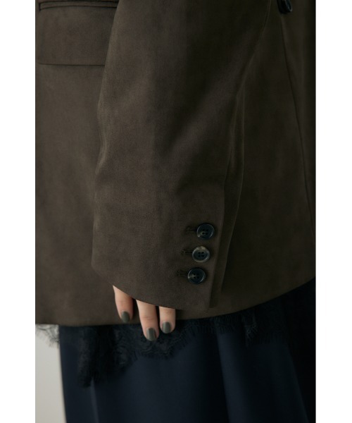 crie conforto(クリーコンフォルト)の「スエードライクバックポケットジャケット 冬服 / アウター / 羽織り(テーラードジャケット・レディース・キャメル/ブラック/カーキ・FREE)」の8枚目の写真