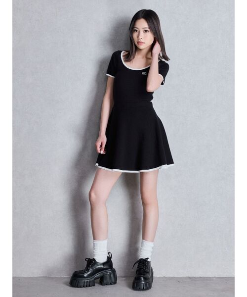 GYDA(ジェイダ)の「SymmetryGYDA ラインフレアニットワンピース(ワンピース・レディース・ピンク/ブラック・FREE)」の9枚目の写真