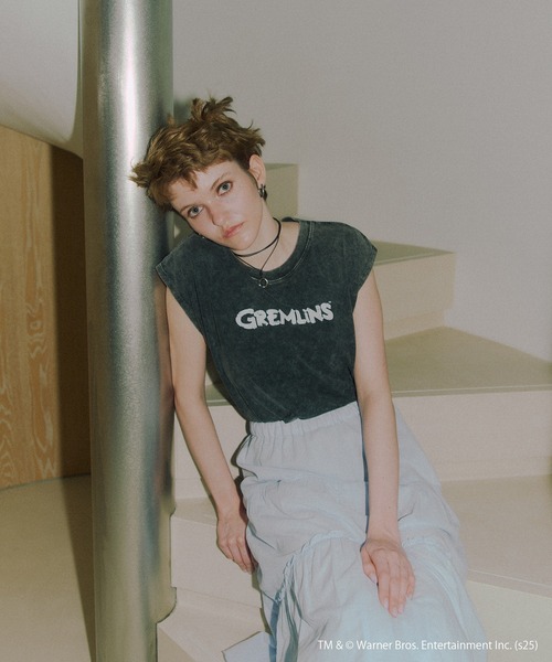 VIS(ビス)の「【グレムリン】VIS別注 ビンテージ風レタリング&フォトTシャツ(Tシャツ/カットソー・レディース・スミクロ/ベージュ・FREE)」の19枚目の写真