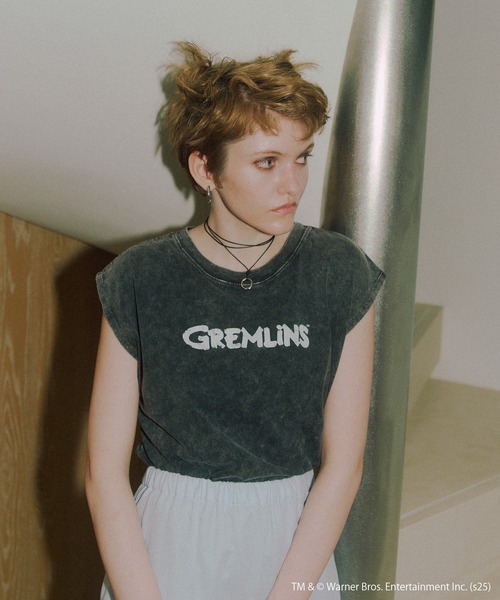 VIS(ビス)の「【グレムリン】VIS別注 ビンテージ風レタリング&フォトTシャツ(Tシャツ/カットソー・レディース・スミクロ/ベージュ・FREE)」の20枚目の写真