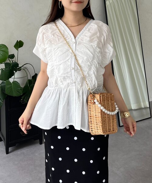 新品未使用 プロズヴェール♡パールボタンシャーリングペプラムブラウス M セール】パールボタンシャーリングペプラムブラウス（シャツ
