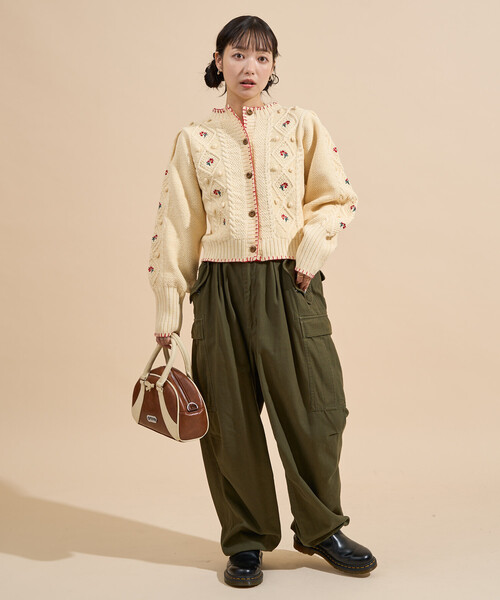 FREAK'S STORE(フリークスストア)の「花刺繍 カーディガン / パフスリーブ ニットカーディガン(カーディガン/ボレロ・レディース・ブラック/オフホワイト・フリ-)」の15枚目の写真