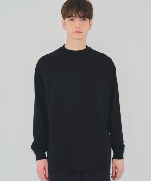 EMMA NOVEMBER (エマノーヴェンバー)の「Embroidery オープンエンド ロングスリーブ Tシャツ(Tシャツ/カットソー・メンズ・ホワイト×ホワイト/ブラック×ブラック・1/3/2)」の2枚目の写真
