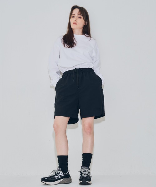 EMMA NOVEMBER (エマノーヴェンバー)の「Embroidery オープンエンド ロングスリーブ Tシャツ(Tシャツ/カットソー・メンズ・ホワイト×ホワイト/ブラック×ブラック・1/3/2)」の11枚目の写真
