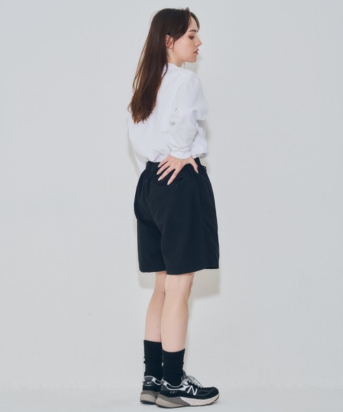 EMMA NOVEMBER (エマノーヴェンバー)の「Embroidery オープンエンド ロングスリーブ Tシャツ(Tシャツ/カットソー・メンズ・ホワイト×ホワイト/ブラック×ブラック・1/3/2)」の15枚目の写真
