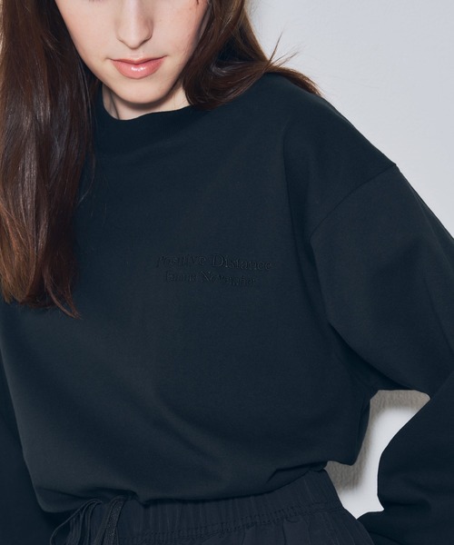 EMMA NOVEMBER (エマノーヴェンバー)の「Embroidery オープンエンド ロングスリーブ Tシャツ(Tシャツ/カットソー・メンズ・ホワイト×ホワイト/ブラック×ブラック・1/3/2)」の9枚目の写真