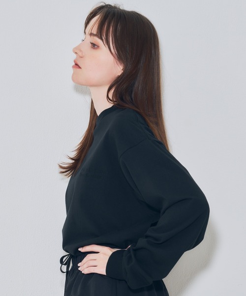 EMMA NOVEMBER (エマノーヴェンバー)の「Embroidery オープンエンド ロングスリーブ Tシャツ(Tシャツ/カットソー・メンズ・ホワイト×ホワイト/ブラック×ブラック・1/3/2)」の6枚目の写真