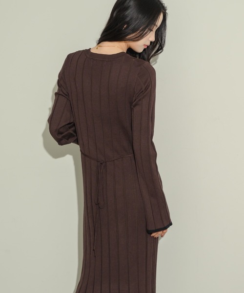 NEUNA（ヌナ）の「ワイドリブニットワンピース（ワンピース・レディース・アイボリー/ブラウン/グレー・FREE）」の3枚目の写真