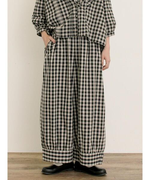 Samansa Mos2（サマンサ モスモス）の「【M/Lサイズ】裾切替ギャザーパンツ（その他パンツ・レディース・ベージュ/レッド/ブラック/チャコールグレー・M/L）」の2枚目の写真