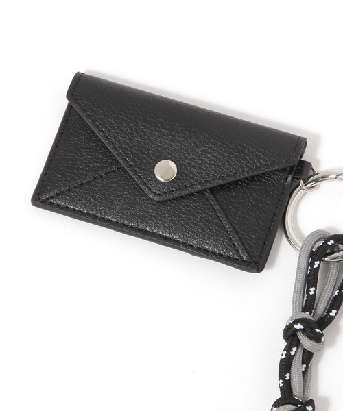 BAYFLOW（ベイフロー）の「レザーポーチチャーム（ポーチ・レディース・ブラック/ベージュ・FREE）」の4枚目の写真