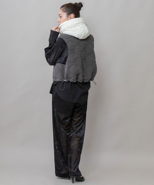 Munich(ミューニック)の「パファーバラクラバ(ネックウォーマー/スヌード・レディース・ブラック/アイボリー/グリーン・FREE)」の21枚目の写真