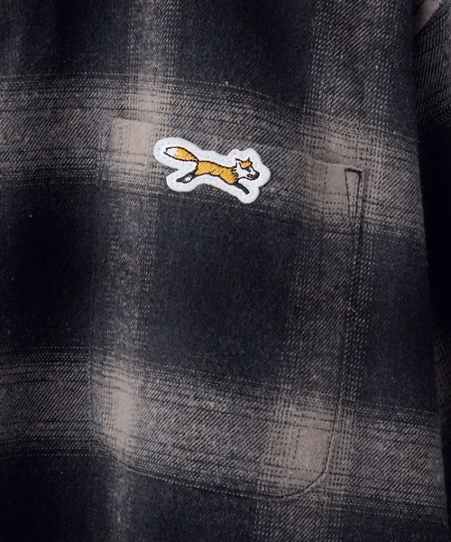 MONO-MART(モノマート)の「PENNEYS/ペニーズ 別注 THE FOX ロゴ ワンポイント刺繍 オンブレチェック/バッファローチェック オーバーサイズレギュラーカラーネルシャツ(シャツ/ブラウス・メンズ・ブラック/ネイビー系/ネイビー/ブラック系/ブラウン/ワインレッド・S/M/L)」の10枚目の写真