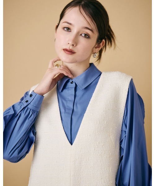 Audie a Muses（オーディアミューズ）の「ビジューネクタイ付きシャツ（シャツ/ブラウス・レディース・オフホワイト/ブルー・42/38）」の21枚目の写真