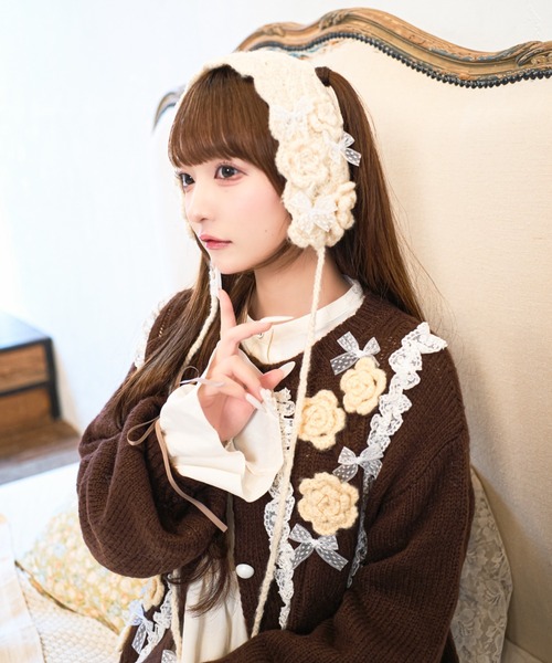 kutir(クティール)の「【クティールとレトロ】フラワーニットヘッドドレス(その他ヘアアクセサリー・レディース・アイボリー/オフホワイト・FREE)」の4枚目の写真
