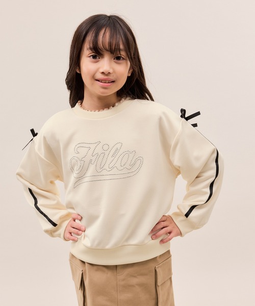 FILA（フィラ）の「【KIDS/キッズ】【FILA/フィラ別注】ラインストーンロゴ裏毛プルオーバー（スウェット・キッズ・サックスブルー/キナリ・150/140/130）」の2枚目の写真