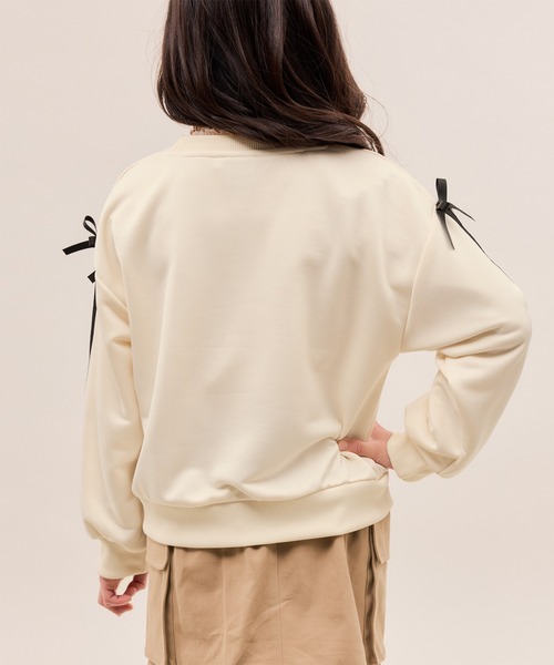 FILA（フィラ）の「【KIDS/キッズ】【FILA/フィラ別注】ラインストーンロゴ裏毛プルオーバー（スウェット・キッズ・サックスブルー/キナリ・150/140/130）」の6枚目の写真