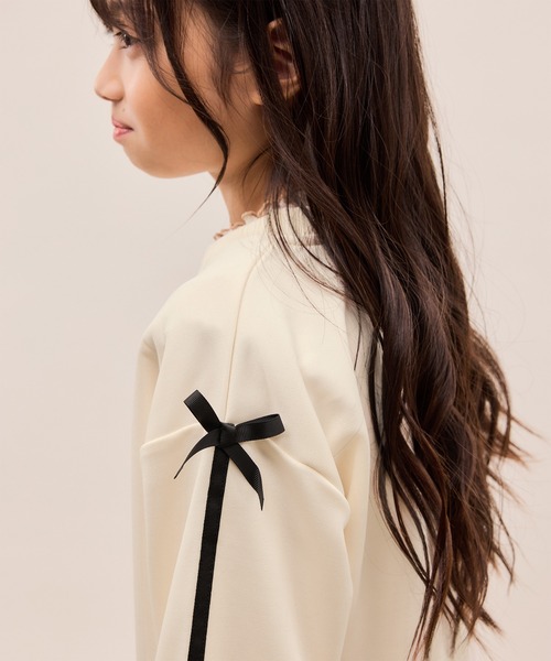 FILA（フィラ）の「【KIDS/キッズ】【FILA/フィラ別注】ラインストーンロゴ裏毛プルオーバー（スウェット・キッズ・サックスブルー/キナリ・150/140/130）」の8枚目の写真