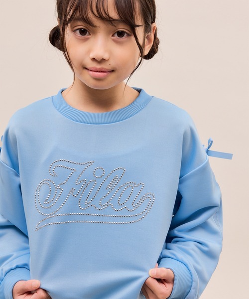 FILA（フィラ）の「【KIDS/キッズ】【FILA/フィラ別注】ラインストーンロゴ裏毛プルオーバー（スウェット・キッズ・サックスブルー/キナリ・150/140/130）」の12枚目の写真