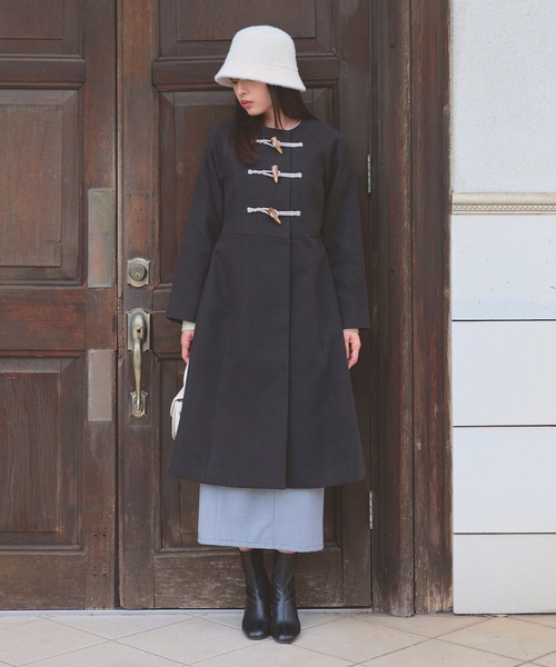 Feroux(フェルゥ)の「ダッフルデザインAライン コート(ダッフルコート・レディース・アイボリー系/ピンク系/ブラック系・SMALL/MEDIUM)」の4枚目の写真