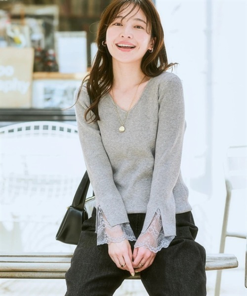 nissen（ニッセン）の「【ふんわりモチモチ素材】袖口レースVネックリブニット＜大きいサイズ有＞（ニット/セーター・レディース・モカ/ブラック/杢グレー/オフホワイト・S/M/L/LL）」の14枚目の写真