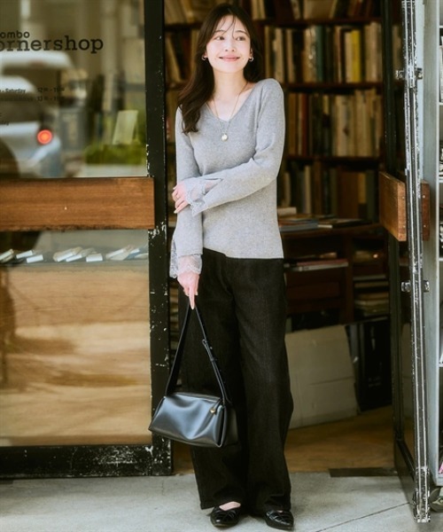 nissen（ニッセン）の「【ふんわりモチモチ素材】袖口レースVネックリブニット＜大きいサイズ有＞（ニット/セーター・レディース・モカ/ブラック/杢グレー/オフホワイト・S/M/L/LL）」の15枚目の写真