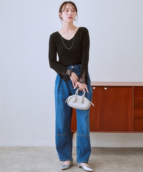 nissen（ニッセン）の「【ふんわりモチモチ素材】袖口レースVネックリブニット＜大きいサイズ有＞（ニット/セーター・レディース・モカ/ブラック/杢グレー/オフホワイト・S/M/L/LL）」の13枚目の写真