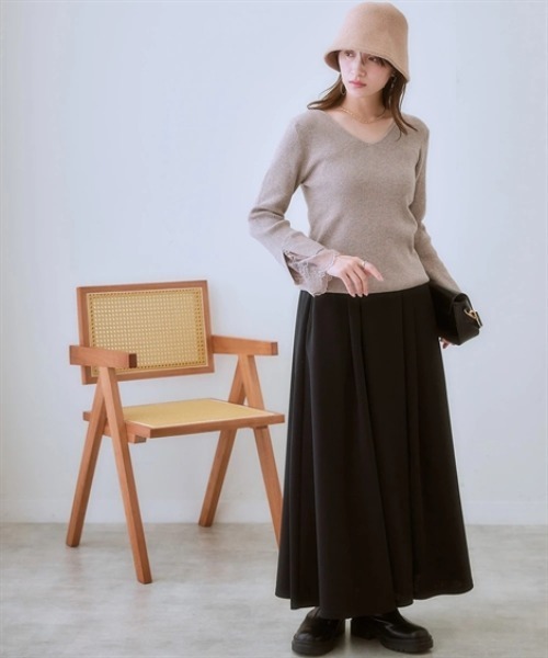 nissen（ニッセン）の「【ふんわりモチモチ素材】袖口レースVネックリブニット＜大きいサイズ有＞（ニット/セーター・レディース・モカ/ブラック/杢グレー/オフホワイト・S/M/L/LL）」の19枚目の写真