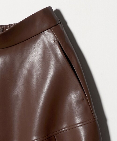 Marilyn Moon（マリリンムーン）の「＜Marilyn Moon＞レザー ライク サーキュラー スカート（スカート・レディース・ブラック/ブラウン系・FREE）」の5枚目の写真
