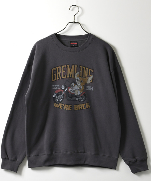 neos（ネオス）の「【neos】ルーズシルエット GREMLINS グレムリン プリント 裏起毛 スウェット トレーナー（スウェット・メンズ・ブラック系2/アイボリー/グレイッシュベージュ/ブラック系1・MEDIUM/LARGE/X-LARGE）」の2枚目の写真