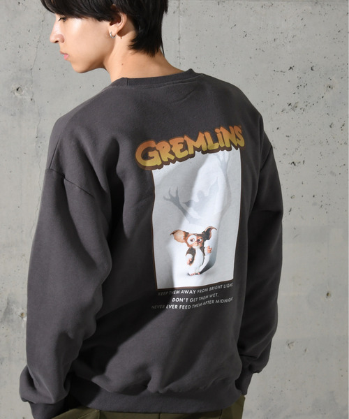 neos（ネオス）の「【neos】ルーズシルエット GREMLINS グレムリン プリント 裏起毛 スウェット トレーナー（スウェット・メンズ・ブラック系2/アイボリー/グレイッシュベージュ/ブラック系1・MEDIUM/LARGE/X-LARGE）」の13枚目の写真