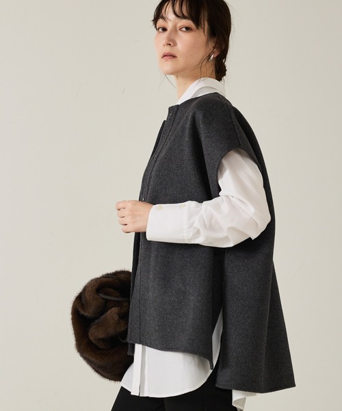 qualite（カリテ）の「ダブルフェイスジレ/秋服/冬服/ポンチョ/ケープ/ウール（ポンチョ・レディース・チャコールグレー/ライトベージュ・38/36）」の16枚目の写真