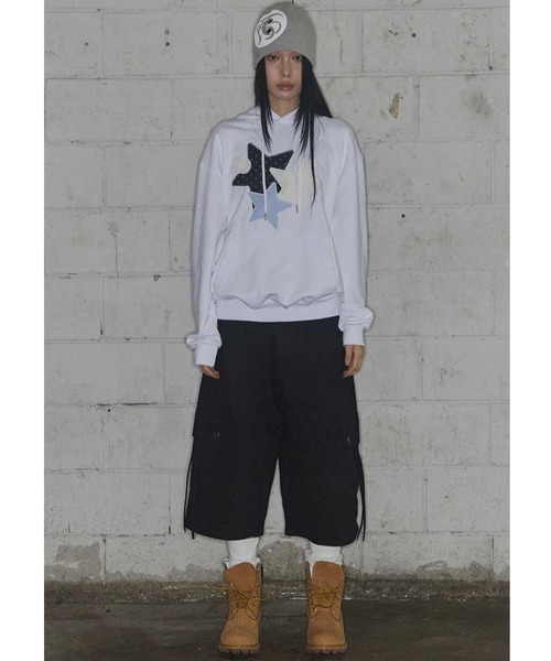 FANCY CLUB(ファンシークラブ)の「A'GEM/9 × .kom 『FANCY CLUB/ファンシークラブ』 MIX STAR ANGEL PATCH HOODIE/エンジェル パッチプルオーバーパーカー(パーカー・レディース・ブラック/ホワイト・FREE)」の5枚目の写真
