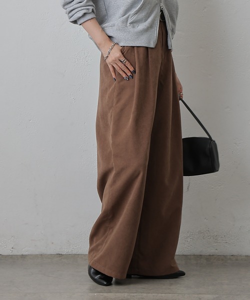 COLONY 2139（コロニートゥーワンスリーナイン）の「ピーチ起毛2タックワイドパンツ（その他パンツ・レディース・ブラウン/グレー/ブラック・SMALL/MEDIUM）」の11枚目の写真