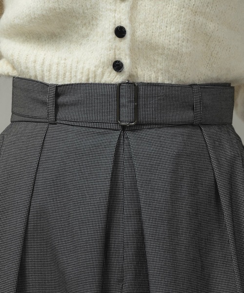 lawgy(ラウジー)の「belt set center tuck check pants / ベルトセットセンタータックチェックパンツ(その他パンツ・レディース・ブラック/キャメル・FREE)」の14枚目の写真