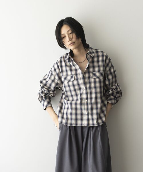 GARAGE OF GOOD CLOTHING（ガレージオブグッドクロージング）の「オンブレチェックショート丈シャツ（シャツ/ブラウス・レディース・ベージュ/ブルー・FREE）」の5枚目の写真