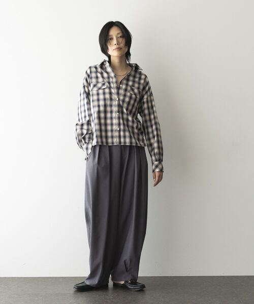 GARAGE OF GOOD CLOTHING（ガレージオブグッドクロージング）の「オンブレチェックショート丈シャツ（シャツ/ブラウス・レディース・ベージュ/ブルー・FREE）」の6枚目の写真