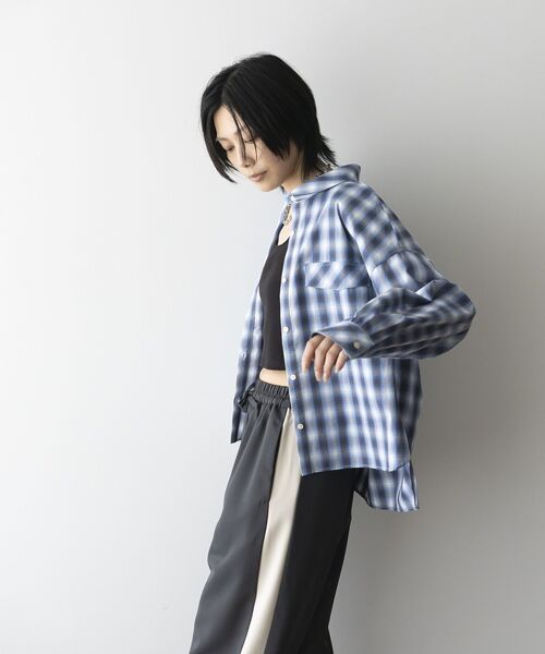 GARAGE OF GOOD CLOTHING（ガレージオブグッドクロージング）の「オンブレチェックショート丈シャツ（シャツ/ブラウス・レディース・ベージュ/ブルー・FREE）」の18枚目の写真
