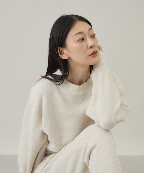 kuros'(クロス)の「【kuros’オリジナル】もちとろクルーネックプルオーバー(Tシャツ/カットソー・レディース・オートミール/ブラック・MEDIUM/LARGE)」の12枚目の写真