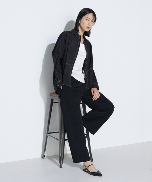 Gabardine K.T(ギャバジンケーティー)の「ドライオーガンジー ステッチワークドルマンシャツ(シャツ/ブラウス・レディース・ブラック/オフホワイト/グレー・9号)」の12枚目の写真