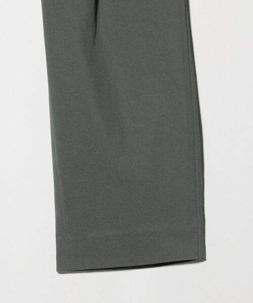 BEAUTY&YOUTH UNITED ARROWS（ビューティーアンドユースユナイテッドアローズ）の「ヴィンテージライク ナイロン 1プリーツ ワイド パンツ NO.9（その他パンツ・メンズ・ブラック/ダークグリーン・L/S/M/XL）」の3枚目の写真