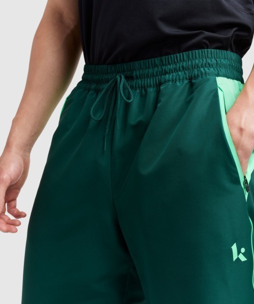 NEW BALANCE(ニューバランス)の「New Balance Klutch Men's Woven Track Pant(ニューバランス クラッチ ウーブン トラック パンツ)(スウェットパンツ・メンズ・グリーン系/ブラック・LARGE/X-LARGE/MEDIUM/SMALL/XX-LARGE)」の8枚目の写真