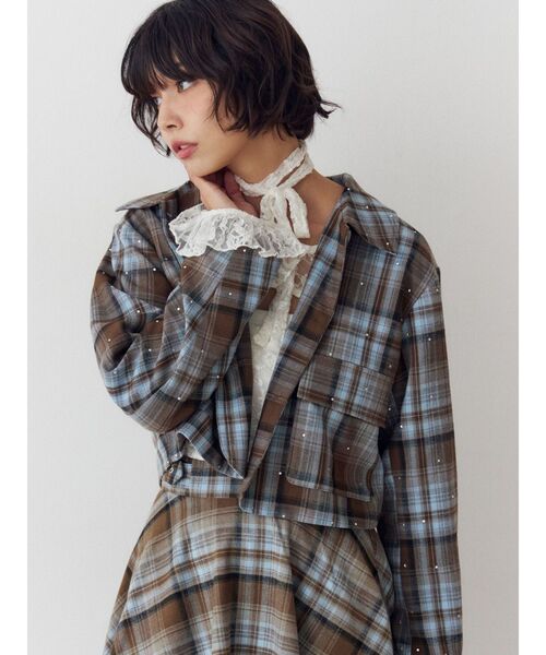 jouetie(ジュエティ)の「ステンカラーラインストーンショートジャケット【セットアップ対応】 春服 春アウター 入学式(テーラードジャケット・レディース・グレー/ブラウン/レッド・MEDIUM)」の5枚目の写真