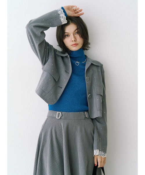 jouetie(ジュエティ)の「ステンカラーラインストーンショートジャケット【セットアップ対応】 春服 春アウター 入学式(テーラードジャケット・レディース・グレー/ブラウン/レッド・MEDIUM)」の7枚目の写真