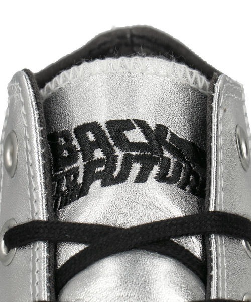 CONVERSE（コンバース）の「HI/BACK TO THE FUTURE メンズスニーカー(オールスターTMHIバック・トゥ・ザ・フューチャー) 31316500 シルバー/ブラック（スニーカー・メンズ・シルバー系その他・26.0cm/26.5cm/27.0cm/27.5cm/28.0cm/25.5cm）」の3枚目の写真